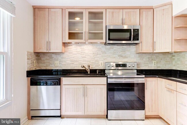 Foto del edificio - 8509 Jeffersonian Ct
