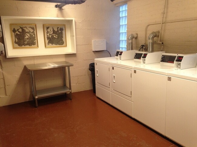 On-Site Laundry Room - 5326 S. Harper Ave.