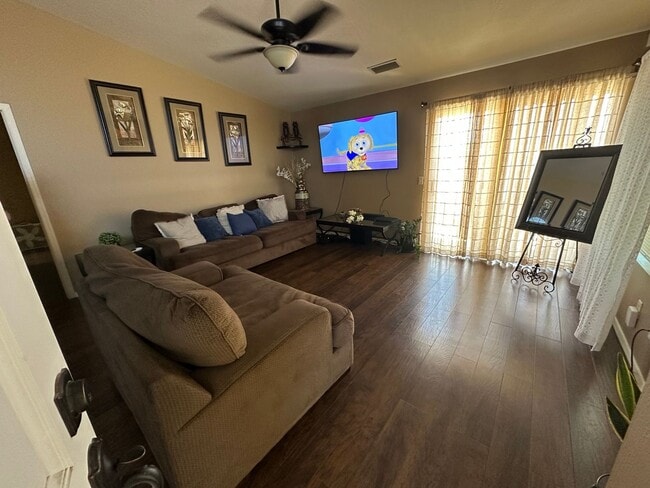 Building Photo - Beautiful 2 bedroom 2 bathroom contact Pro...
