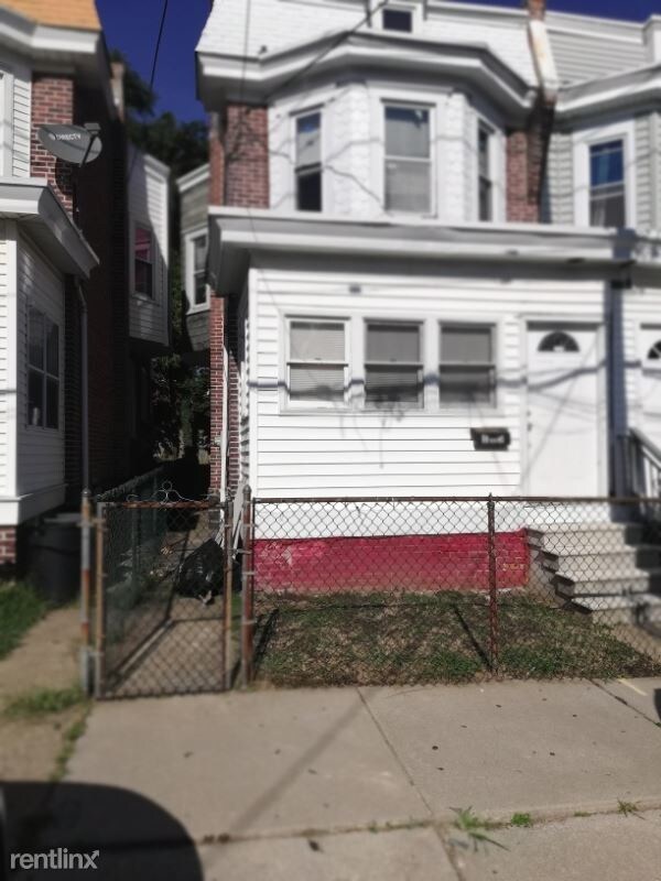 Primary Photo - 3 br, 1 bath House - 115 W 29th St