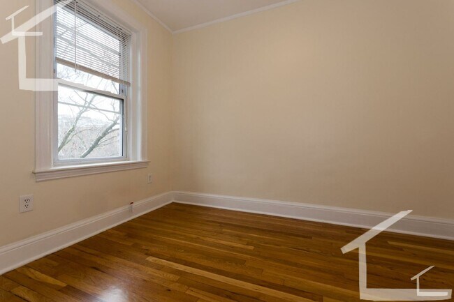 Building Photo - HOT BROOKLINE LISTING!!!!!