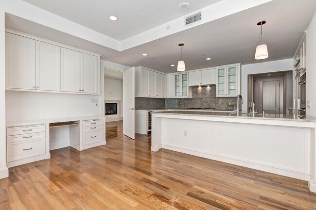 Foto del edificio - 1 W Century Dr