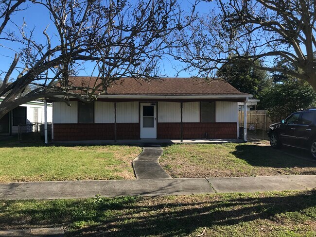 Building Photo - 1117 Evergreen Dr