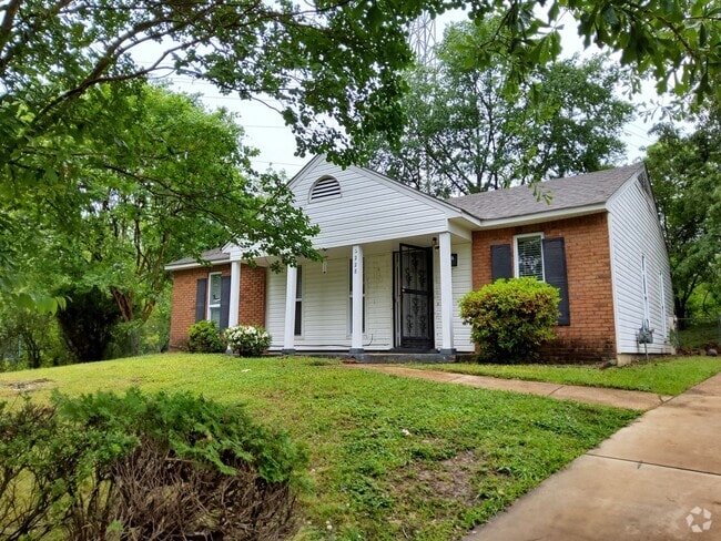 Building Photo - 3228 Sherrycrest Dr
