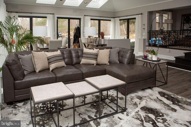 Foto del edificio - 15841 York Rd