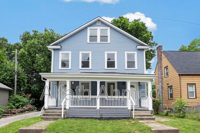Building Photo - 1768 Kent St