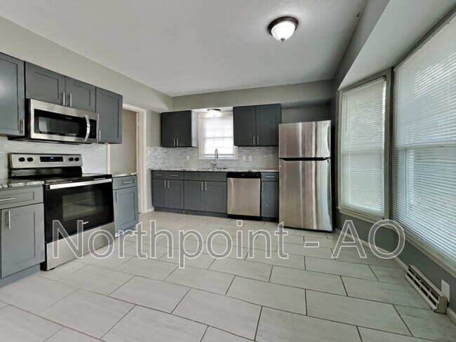 Foto del edificio - 103 Hillcrest Rd