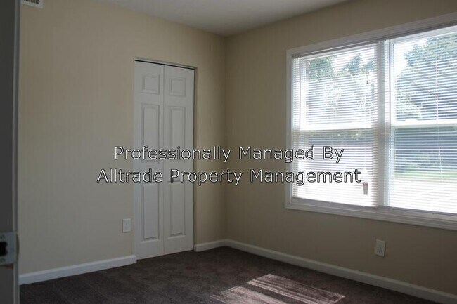 Foto del edificio - 2020 Peabody Ln