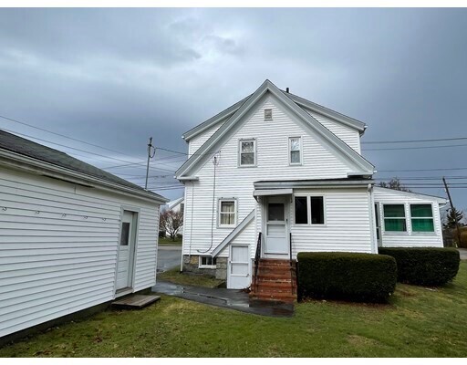 Building Photo - 1049 Washington St