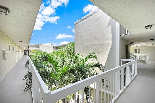 Building Photo - 7720 Camino Real