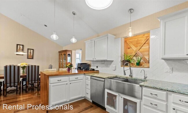 Building Photo - 3 br, 2 bath House - 2113 Mountain Ash