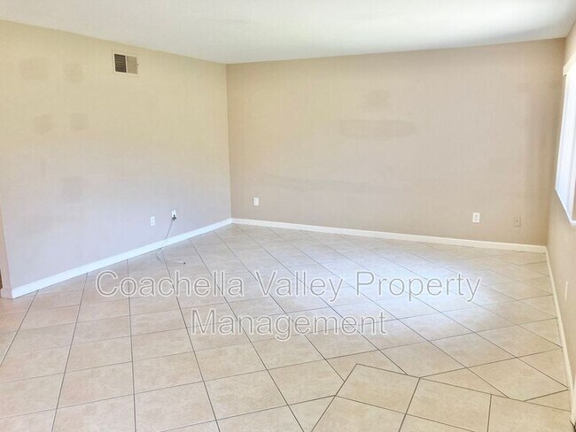 Foto del edificio - 72676 Willow St