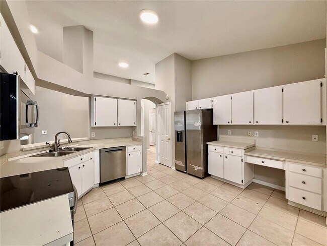 Building Photo - 5403 Lindburg St