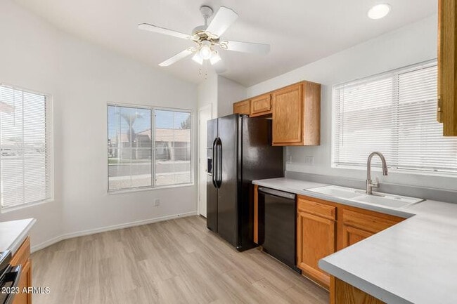 Building Photo - 455 N Williams St