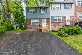 Building Photo - 98 Mt Hope Dr