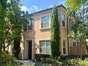 Building Photo - 124 Oak Frst