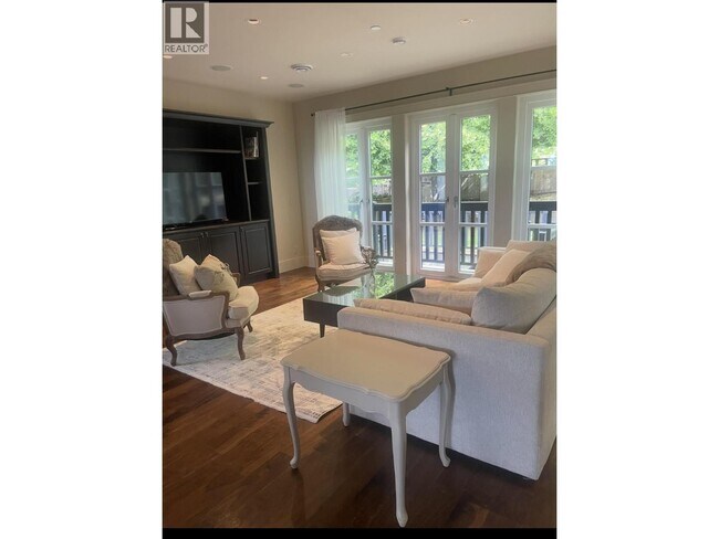 Photo du bâtiment - 7589 Curtis St