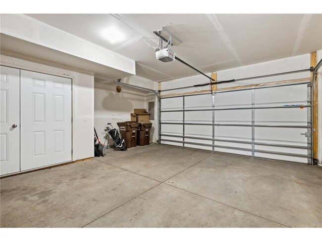 Building Photo - 5174 Hampton St NE