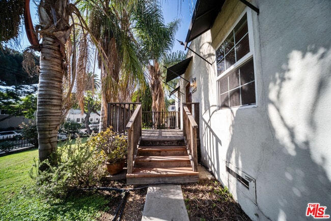 Building Photo - 4203 Sunset Dr