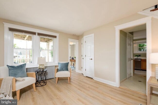 Building Photo - 516 E Lancaster Ave