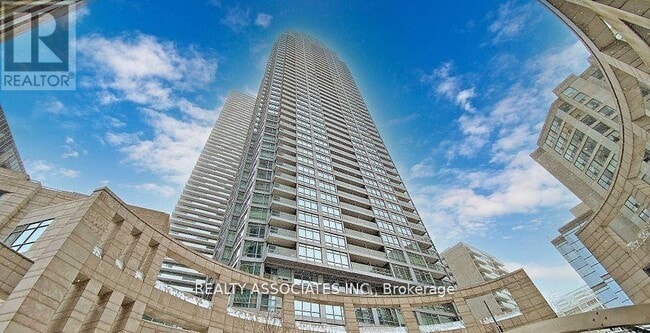 Building Photo - 2191-2191 Yonge St