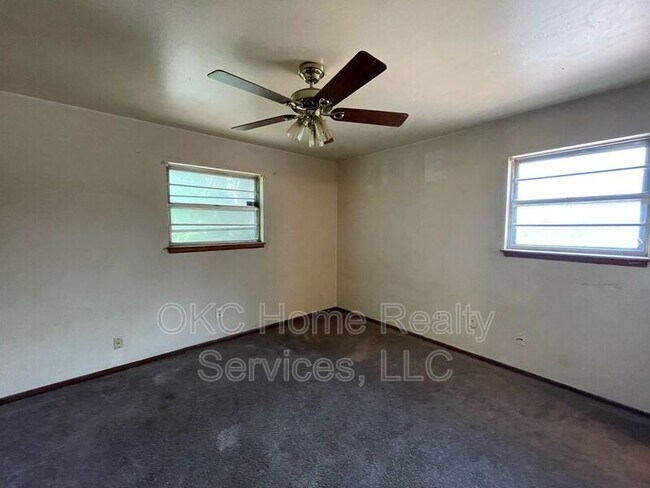 Building Photo - 332 NW 80th St