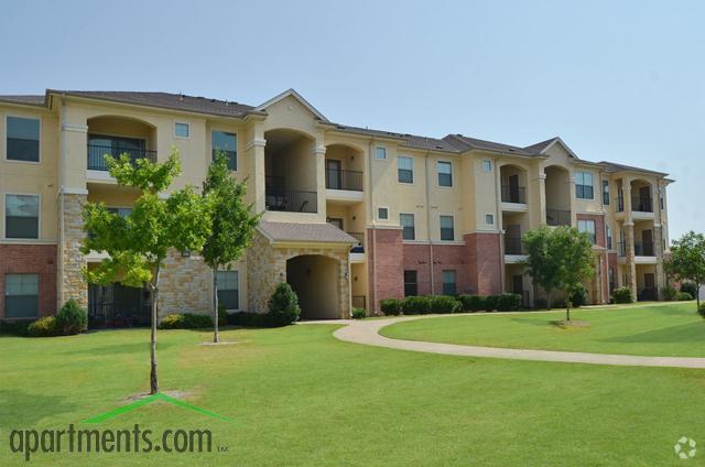 Primary Photo - Red Oak Town Village Apartments