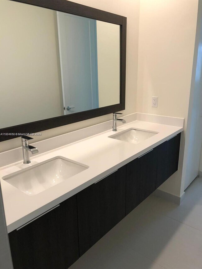 Foto del edificio - 10226 NW 64th Terrace