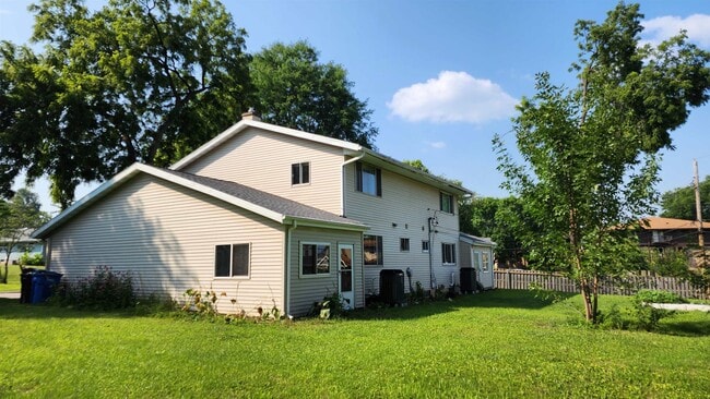 Building Photo - 2419 Adler Cir