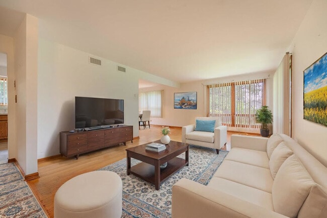 Foto del edificio - 14322 McCarthy Rd