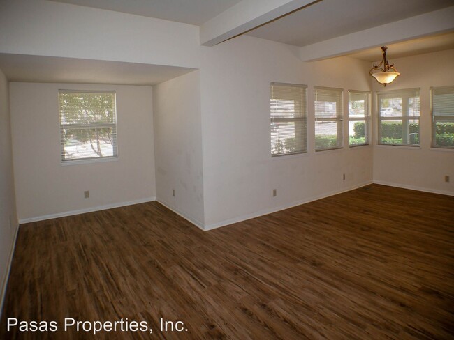 Building Photo - 4653-4655 Bermuda Ave