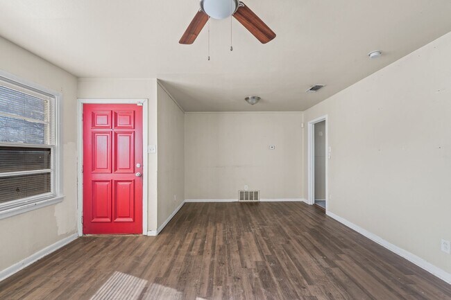 Foto del edificio - Vintage Home in Medical District