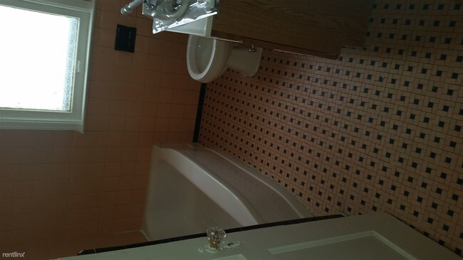 Foto del edificio - 12811 Abington Ave