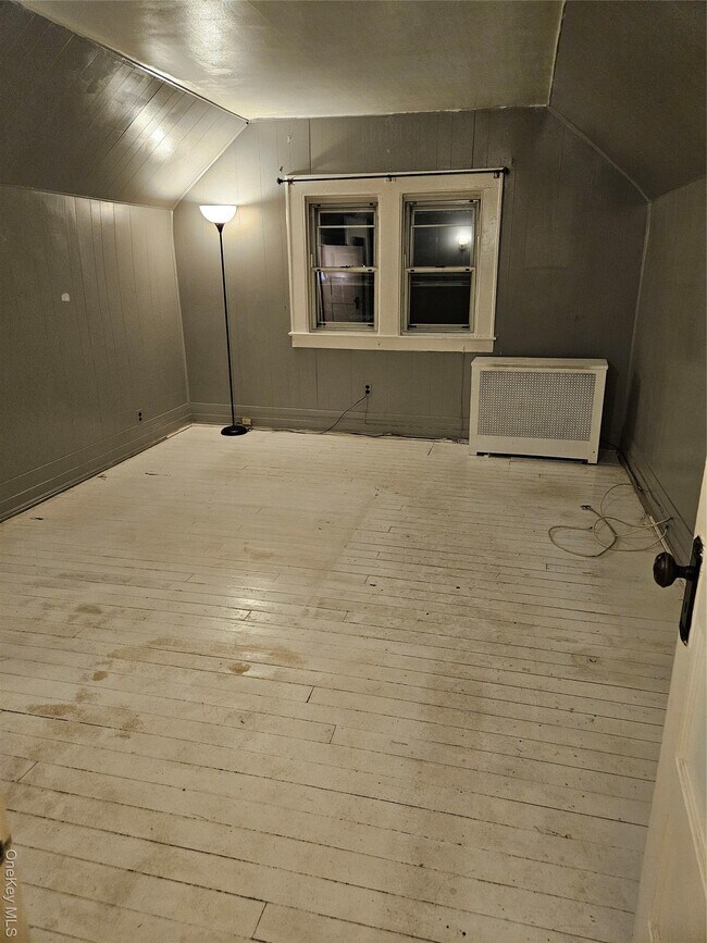 Foto del edificio - 190-30 103rd Ave