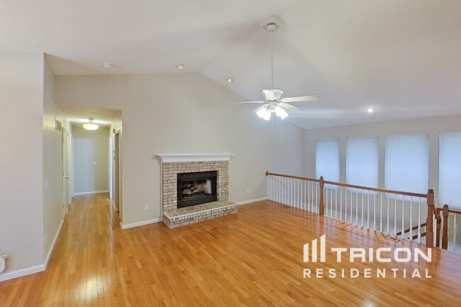 Foto del edificio - 935 Squirrels Nest Ct
