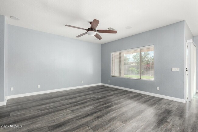 Foto del edificio - 4196 N 157th Ave