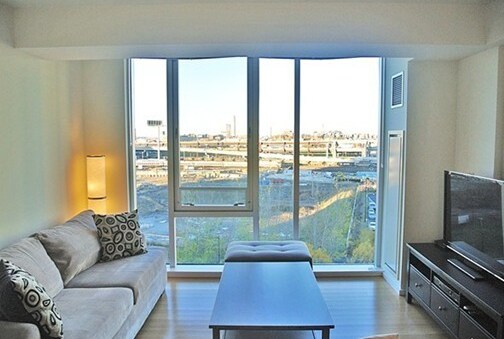 Building Photo - 2 Earhart St