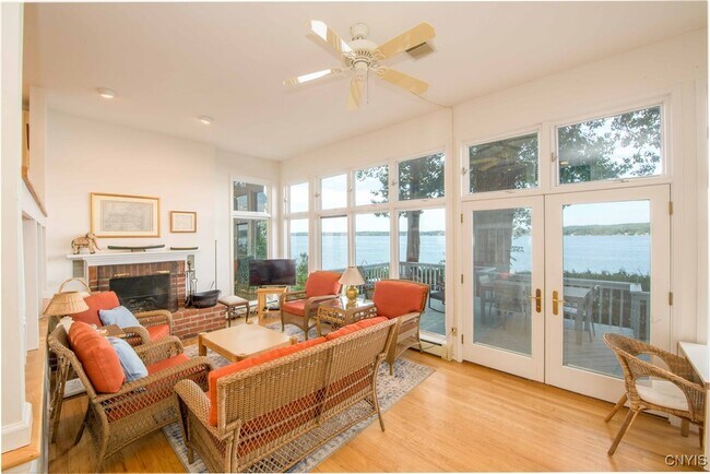 Foto del edificio - 1258 Greenfield Ln