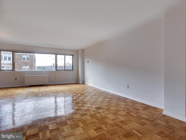 Foto del edificio - 4600 Connecticut Ave NW