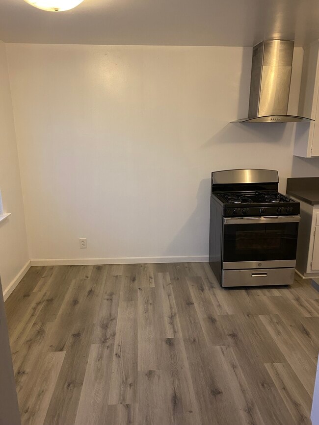 Dining - 1234 W 144th St