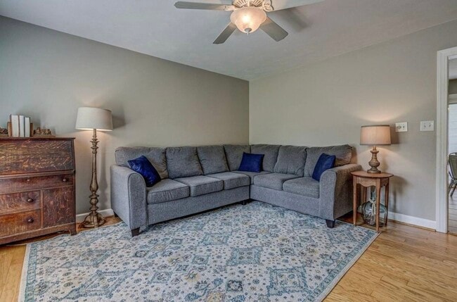 Building Photo - 901 N Broad St