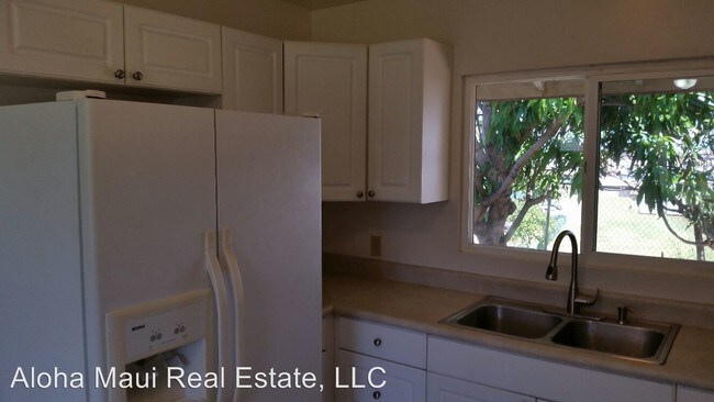 Building Photo - 2 br, 1 bath Apartment - 33 E. Kauai Street