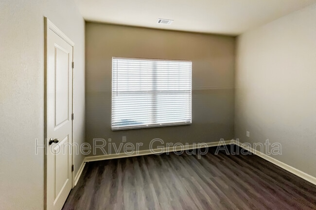 Foto del edificio - 140 Randy Trce