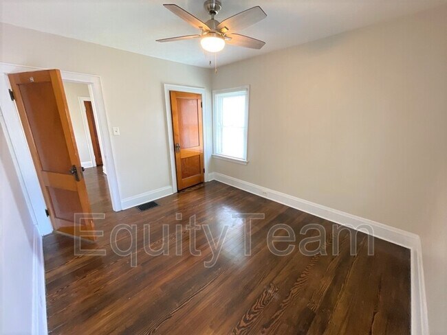 Building Photo - 742 Arlington Ave