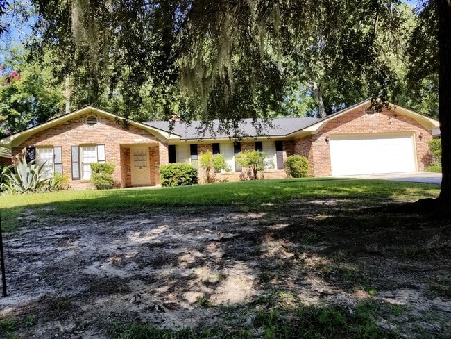 Building Photo - Renovated 3 Bedroom 2 Bathroom in Georgetown with Tons of Space!