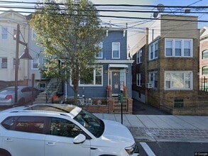 Building Photo - 805 17th St