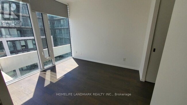 Building Photo - 5-1205 Soudan Ave