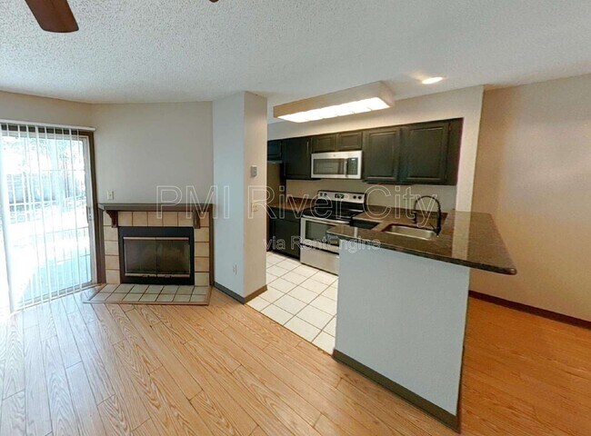 Foto del edificio - 1539 Summer Sands Dr