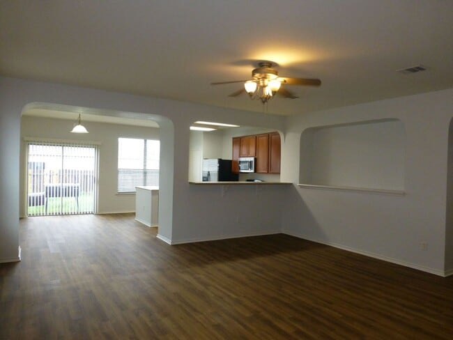 Building Photo - 1726 E Mesa Park Dr