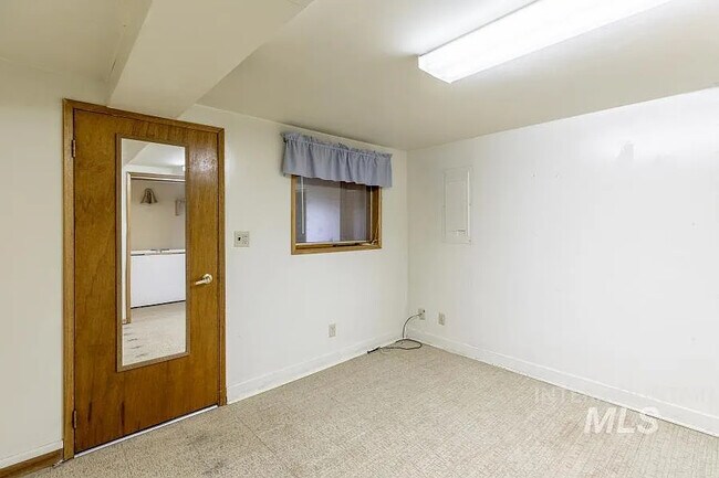 Foto del edificio - 116 N Cleveland St